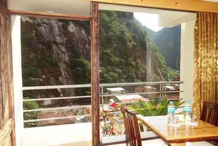 Vista Hotel Machu Picchu